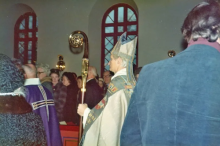 Dom Bertil Gärtner na reconsagração da Igreja de Björketorp, Rävlanda, em 1974
